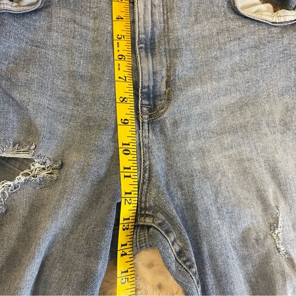 Aeropostale Light Blue Distressed Cropped Curvy Mom Jeans - Picture 7 of 8